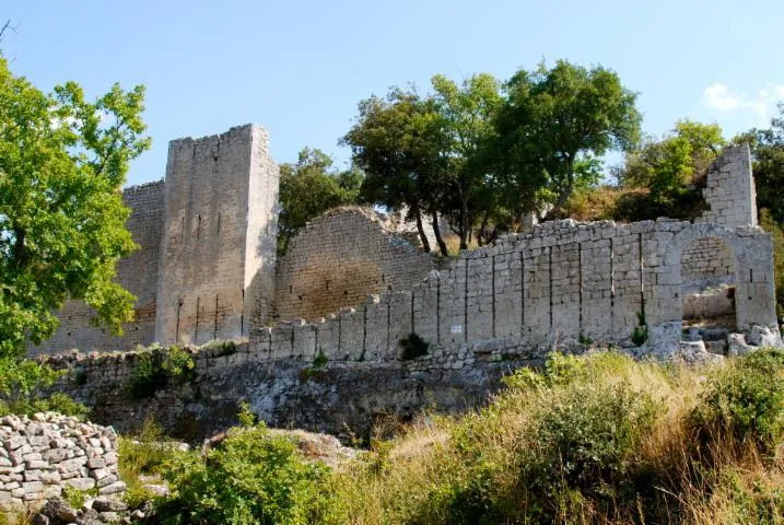 Image qui illustre: Le Fort de Buoux