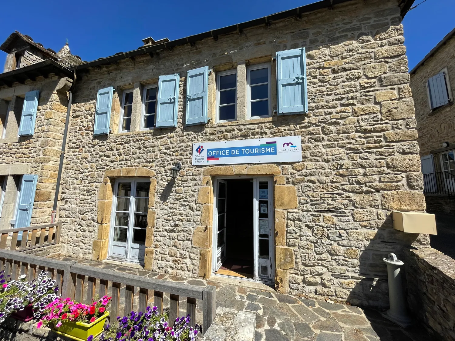 Image qui illustre: Bureau D'information Touristique De Le Bleymard à Mont Lozère et Goulet - 0