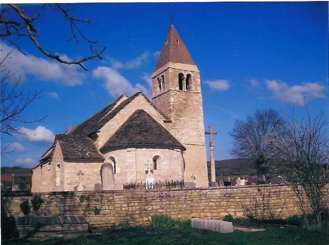 Image qui illustre: Découvrez l'église Saint-Victor de Santilly
