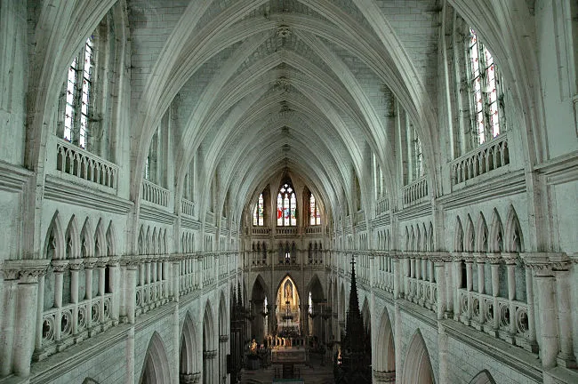 Image qui illustre: Basilique Notre Dame Des Enfants à Châteauneuf-sur-Cher - 1