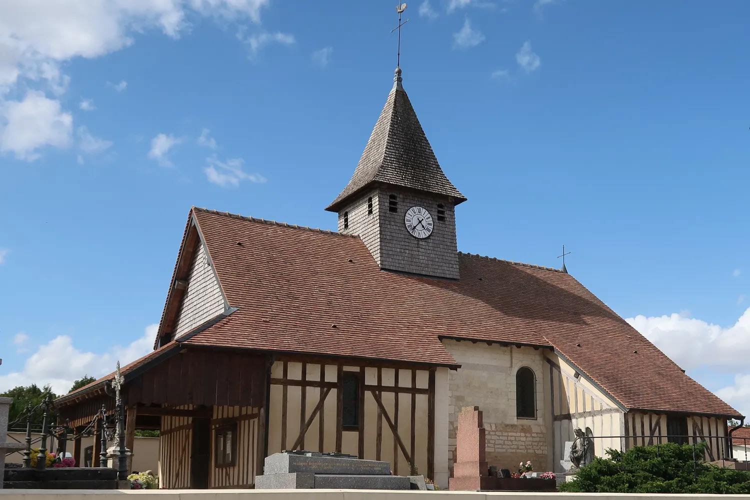 Image qui illustre: Eglise Saint-Hubert de Pars-lès-Chavanges à Pars-lès-Chavanges - 1