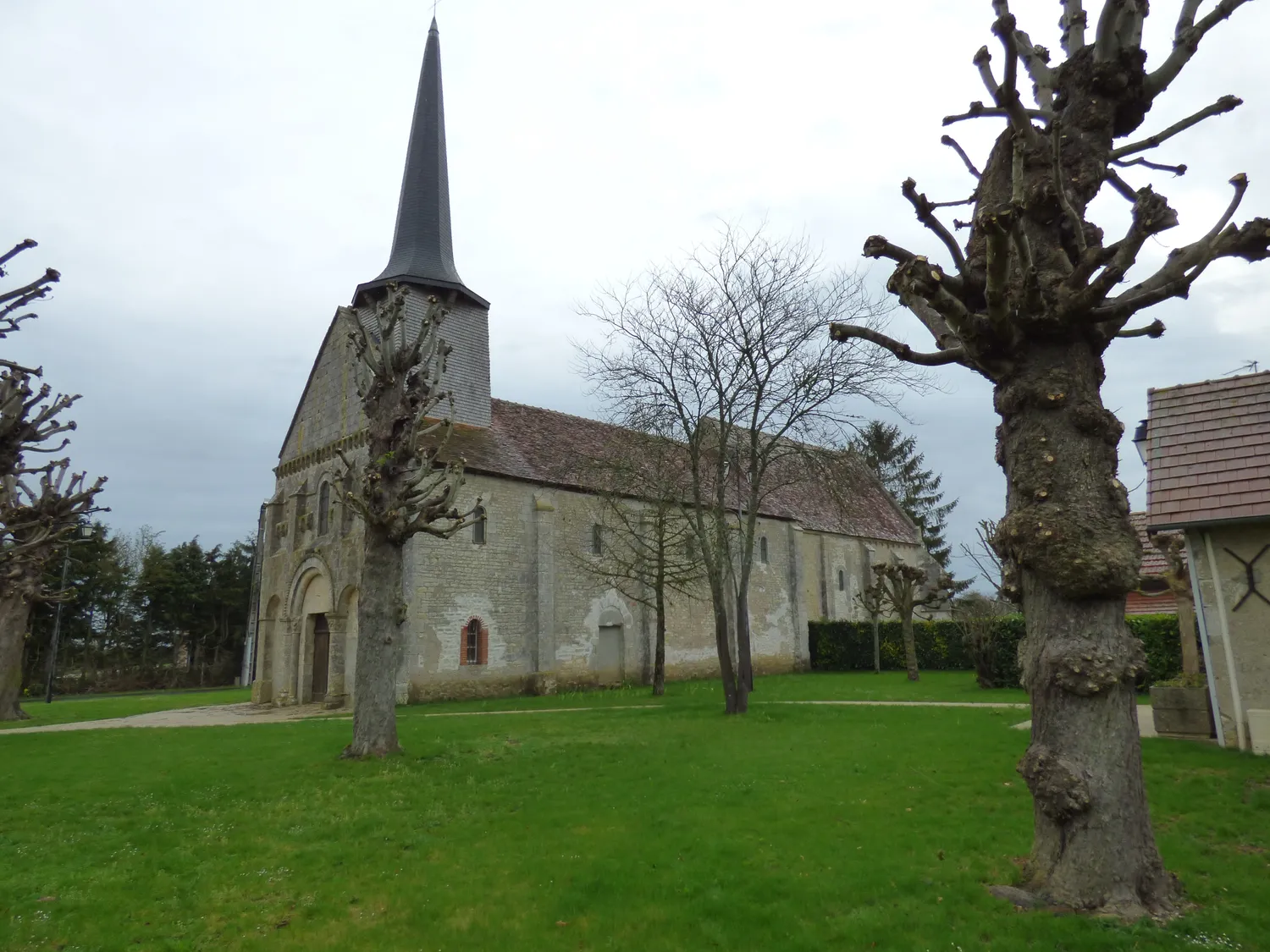 Image qui illustre: Eglise Saint-martin à Chouday - 0