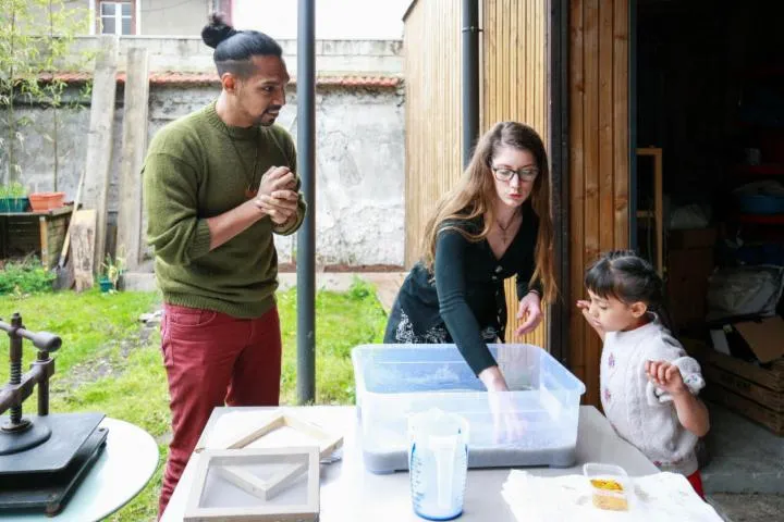 Image qui illustre: Créez votre papier en famille