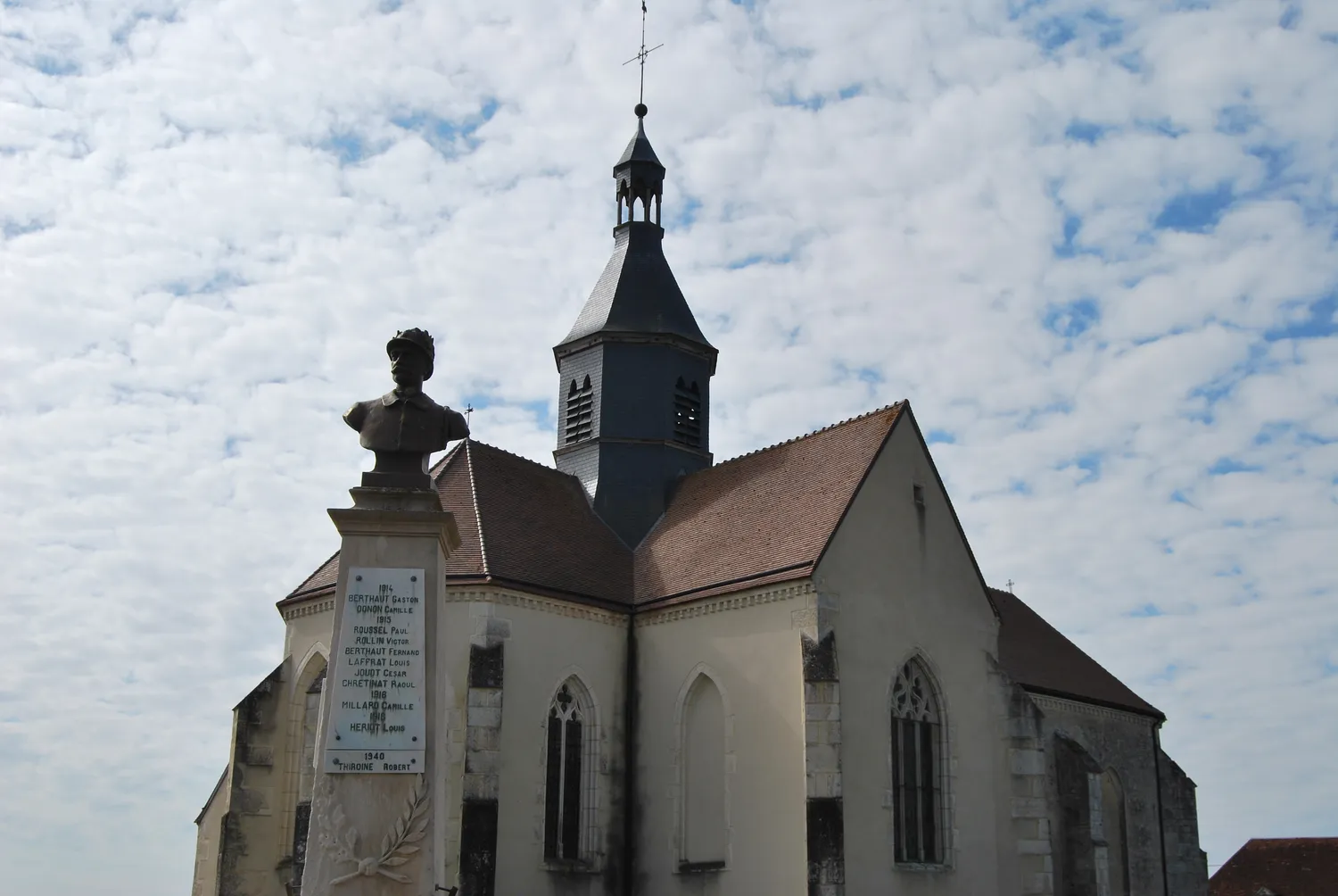 Image qui illustre: Eglise Saint Leger À Cussangy à Cussangy - 0