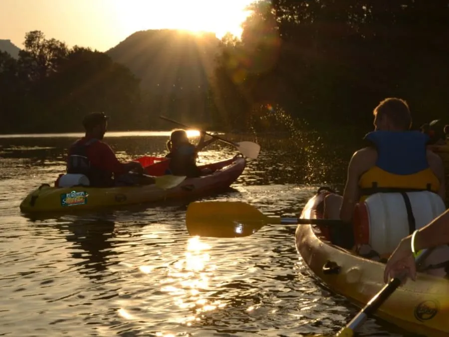 Image qui illustre: Descente nocturne en canoë/kayak dans les Vignes : parcours 5km à Mostuéjouls - 0