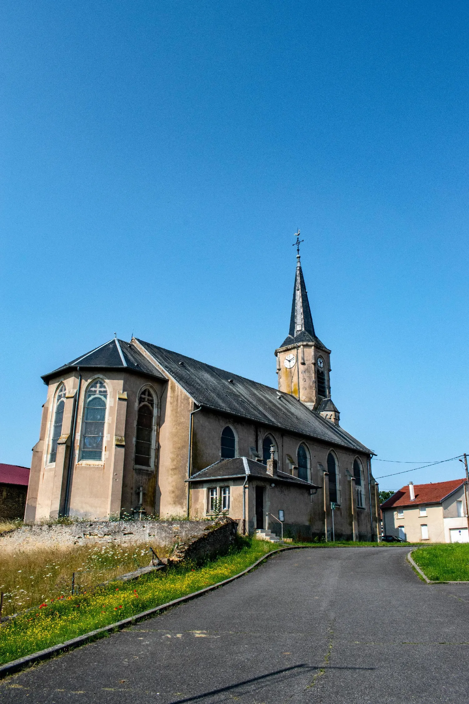 Image qui illustre: Église Saint-Rémi à Chambley-Bussières - 0