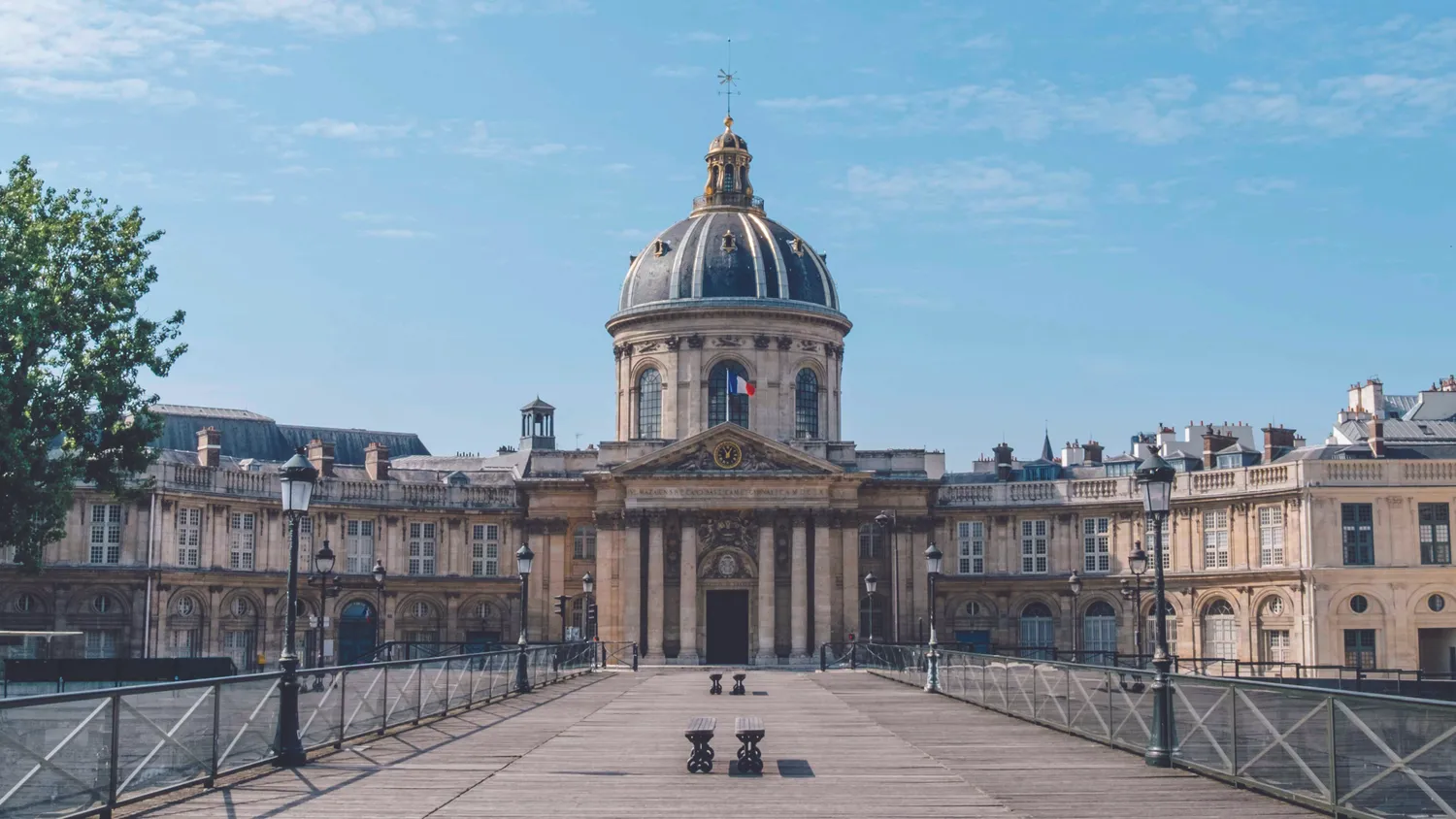 Image qui illustre: Les Journées du patrimoine à l'Institut de France à Paris - 0