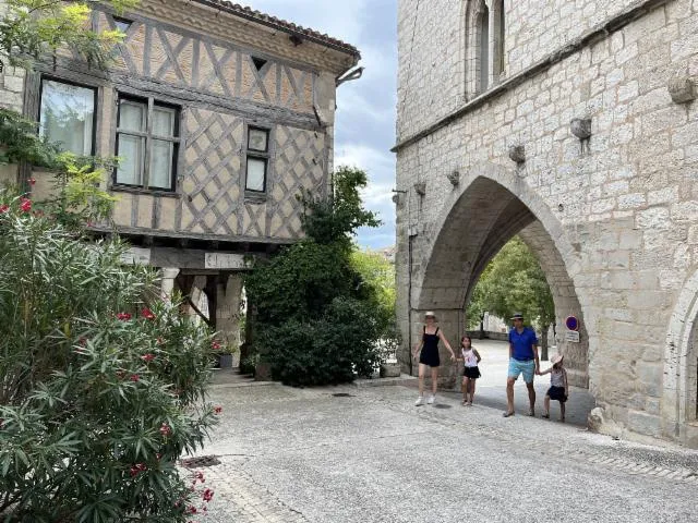 Image qui illustre: Visite guidée en anglais de la bastide