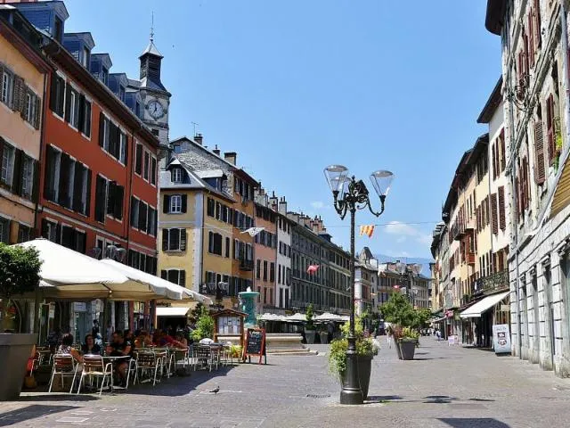 Image qui illustre: Place Saint-Léger