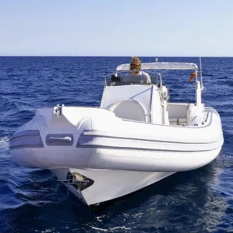 Image qui illustre: L'Eden Boat - Visite des Calanques en bateau