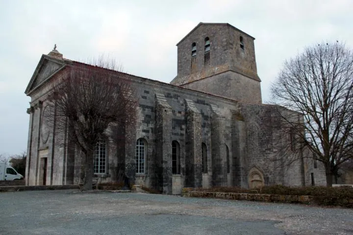 Image qui illustre: Église Saint-Pierre de Soubise