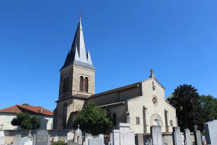 Image qui illustre: Eglise De Saint-trivier-sur-moignans