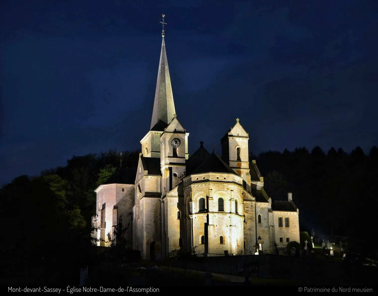Image qui illustre: Visite guidée ou libre d'une église à l'architecture à la fois romane et gothique à Mont-devant-Sassey - 0