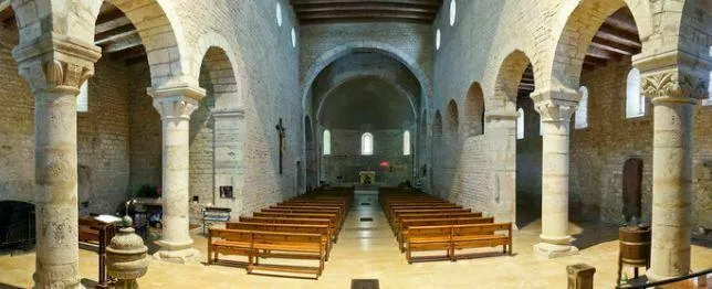 Image qui illustre: Visitez un marché artisanal dans une église romane