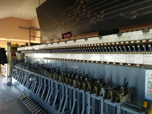 Image qui illustre: Visite guidée du poste d'aiguillage gare de Tours