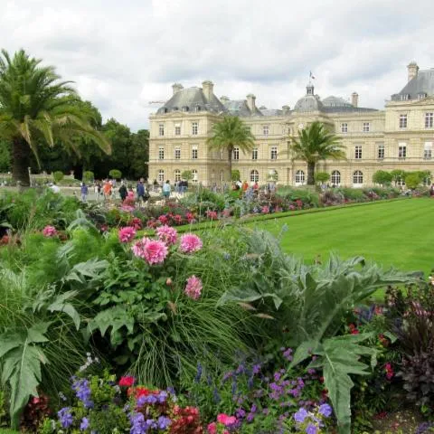 Image qui illustre: Promenade dans le jardin du Luxembourg