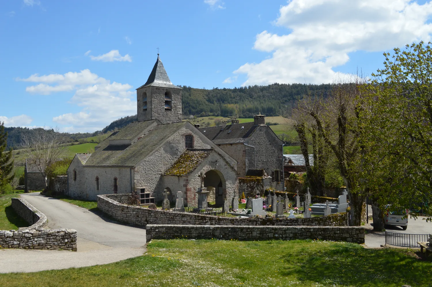 Image qui illustre: Eglise Saint-vincent De Canilhac à Banassac-Canilhac - 0