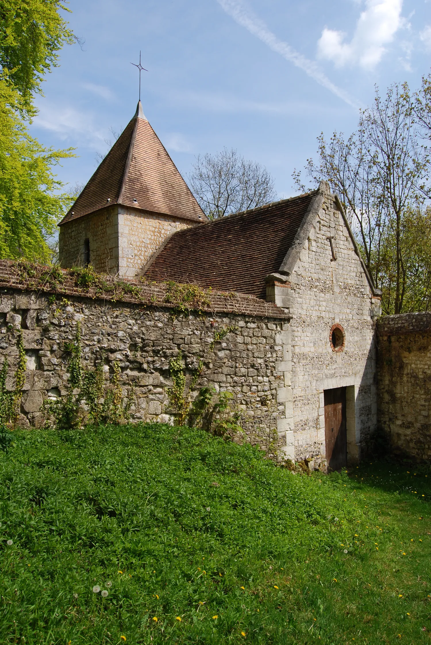 Image qui illustre: Visite guidée de la chapelle Saint-Saturnin à Rives-en-Seine - 0