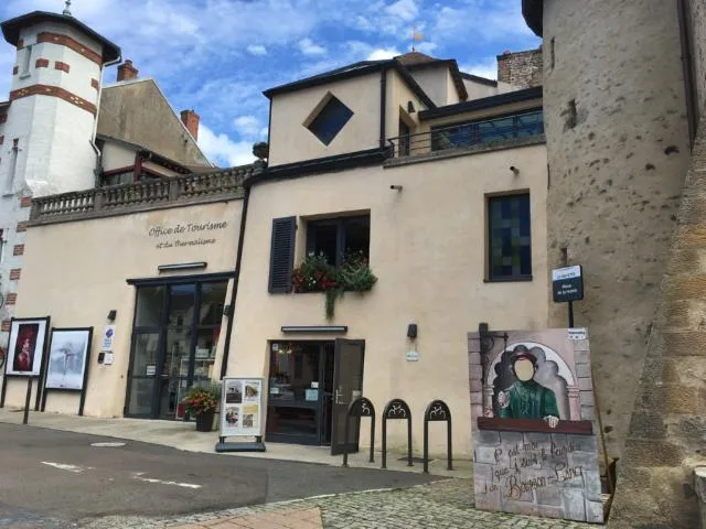 Image qui illustre: Office De Tourisme Et Du Thermalisme De Bourbon-lancy