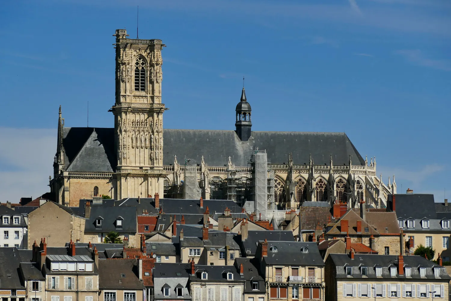 Image qui illustre: Cathédrale Saint-cyr Sainte-julitte à Nevers - 1