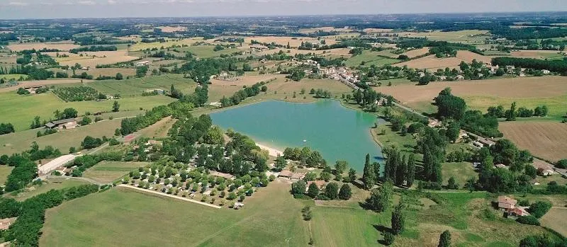 Image qui illustre: Lac De Lougratte