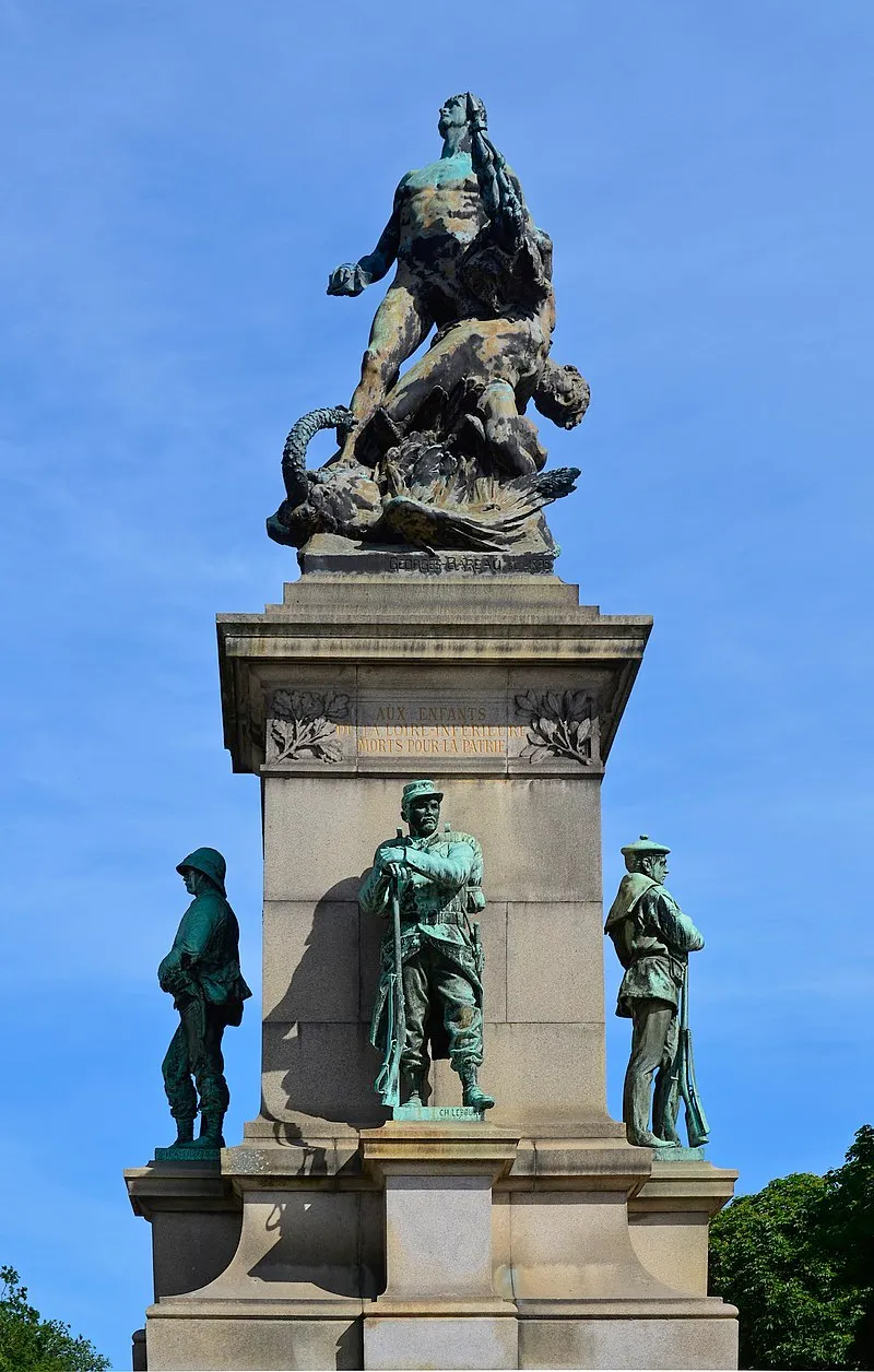 Image qui illustre: Monument aux morts de la guerre de 1870
