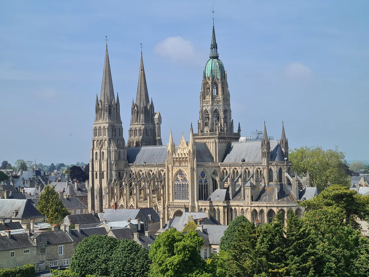 Image qui illustre: Visite guidée de la cathédrale à Bayeux - 0