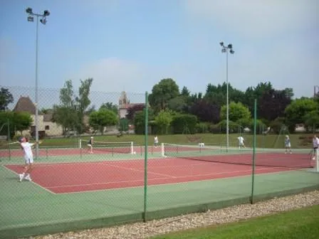 Image qui illustre: Tennis Saint Sernin De Duras