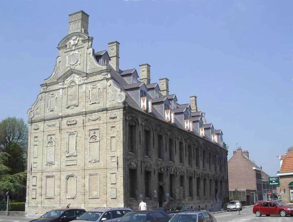 Image qui illustre: Musée Municipal Du Mont De Piété à Bergues - 0