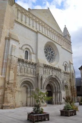 Image qui illustre: Explorez une église du XIIe siècle en plein centre de Thouars