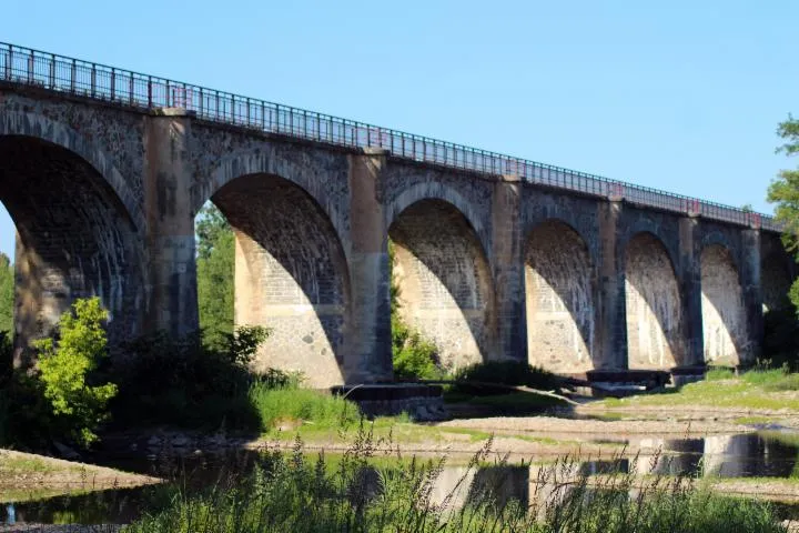 Image qui illustre: Viaduc du Cérizet