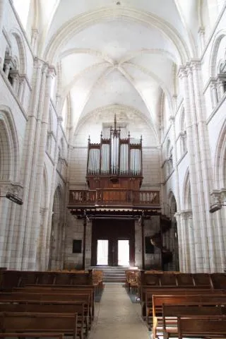 Image qui illustre: Eglise Saint-Martin de Chablis et la Châsse de Saint-Epain