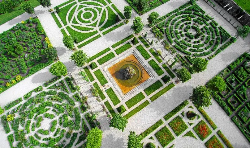 Image qui illustre: Visite découverte du jardin renaissance au château de Bournazel