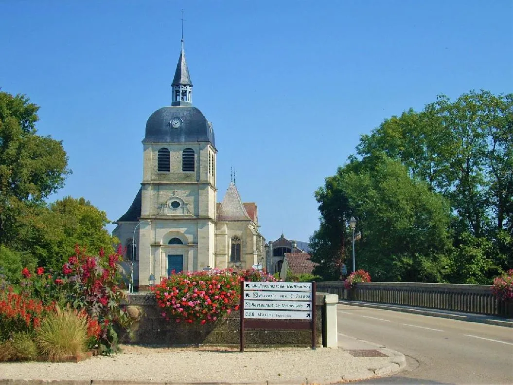 Image qui illustre: Eglise Saint-quentin De Dienville