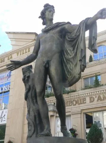 Image qui illustre: Statue d'Apollon