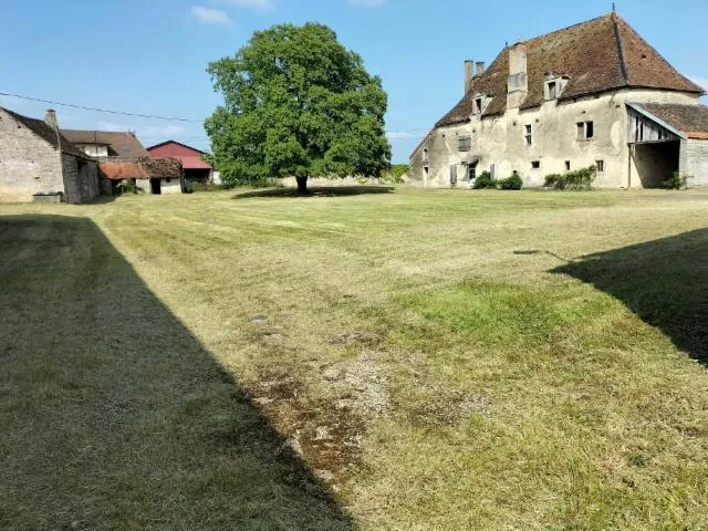 Image qui illustre: Visite commentée de la ferme de Neuvelle à Ladoix-Serrigny