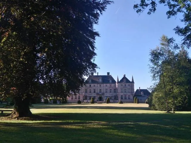 Image qui illustre: Parc Du Château Des Monthairons