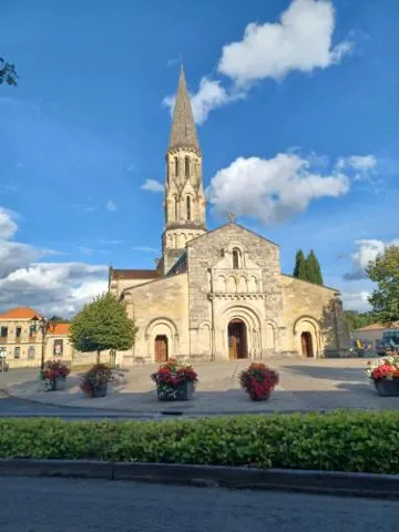 Image qui illustre: Visite de l'église Saint-Jean d'Etampes de La Brède