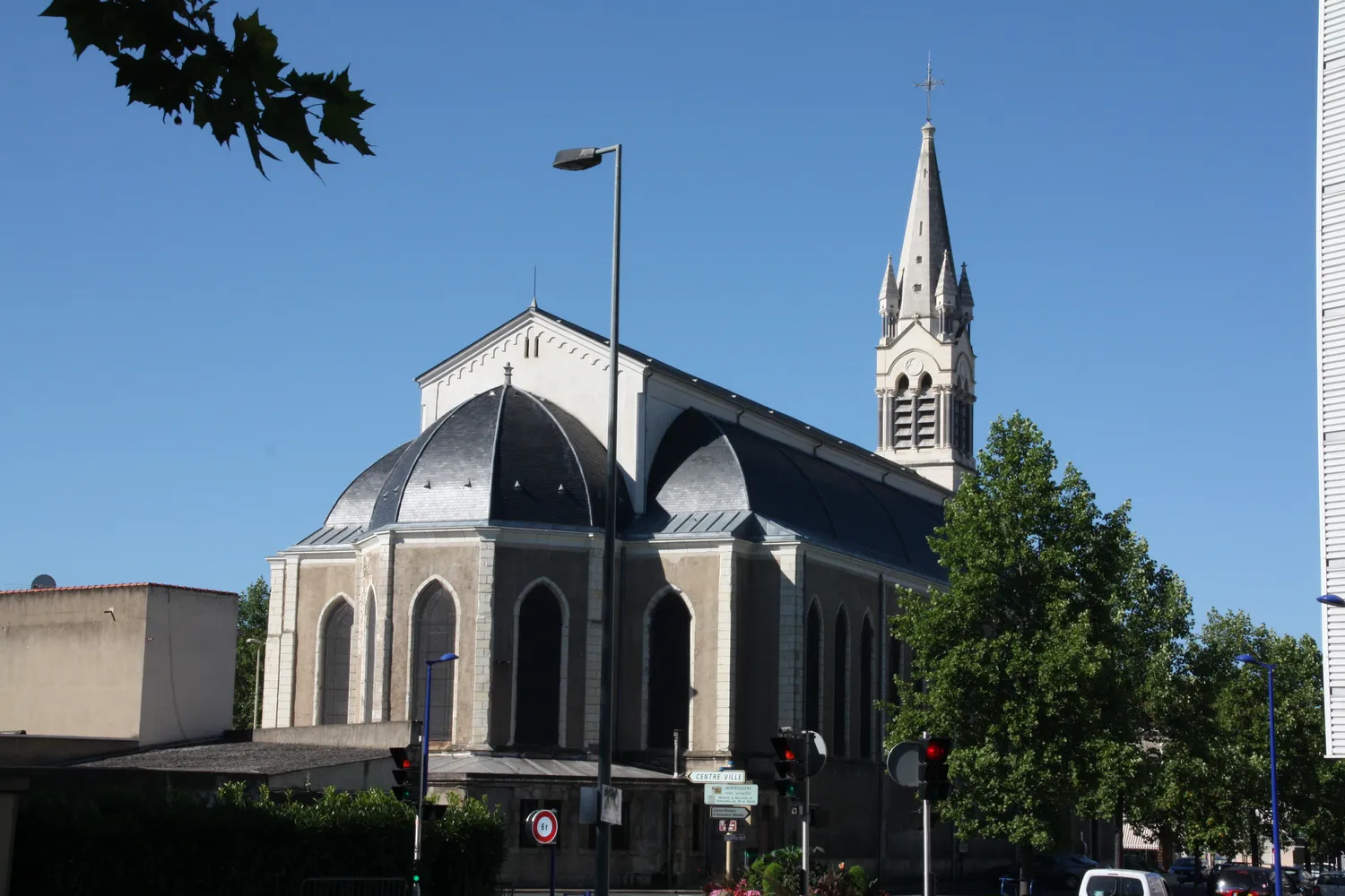 Image qui illustre: Église Saint-paul à Montluçon - 0