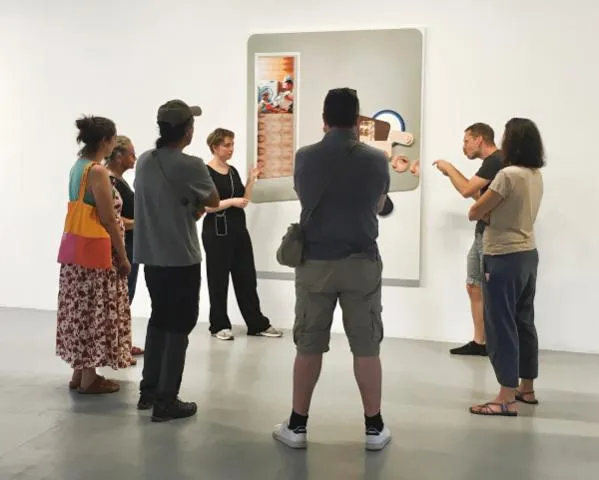 Image qui illustre: Visite guidée gestuelle de l’exposition C'est comme une carte à jouer de Francis Baudevin
