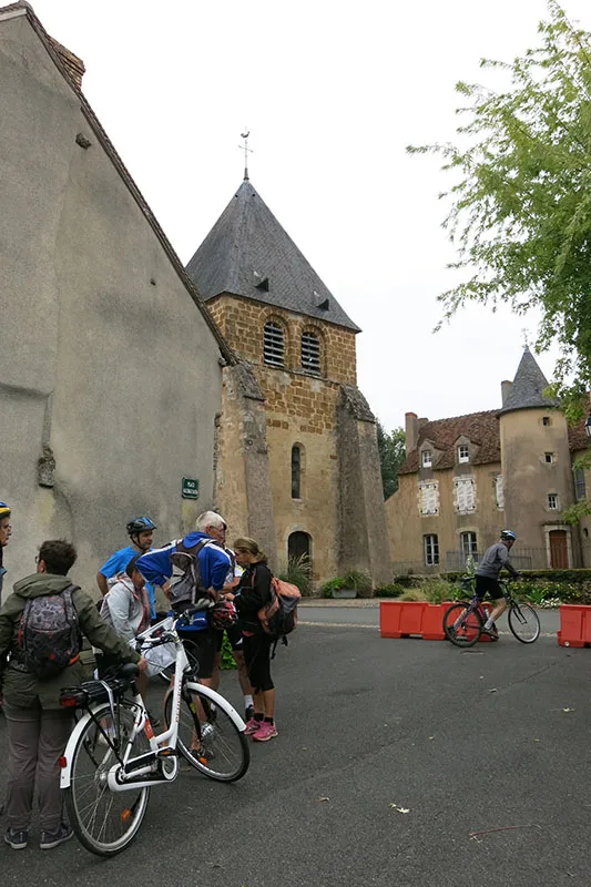 Image qui illustre: Itinéraire Vélo N°18 - Du Prieuré Au Chemin Des Vignes à Saint-Benoît-du-Sault - 1