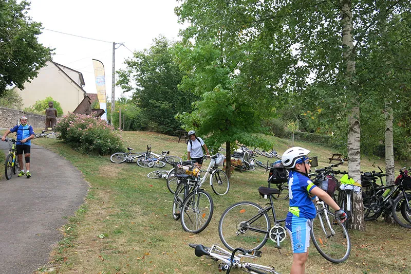 Image qui illustre: Itinéraire Vélo N°18 - Du Prieuré Au Chemin Des Vignes à Saint-Benoît-du-Sault - 2