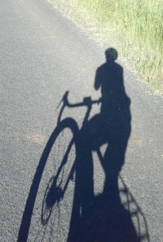 Image qui illustre: Cyclotourisme : Circuit - Les monts du cantal