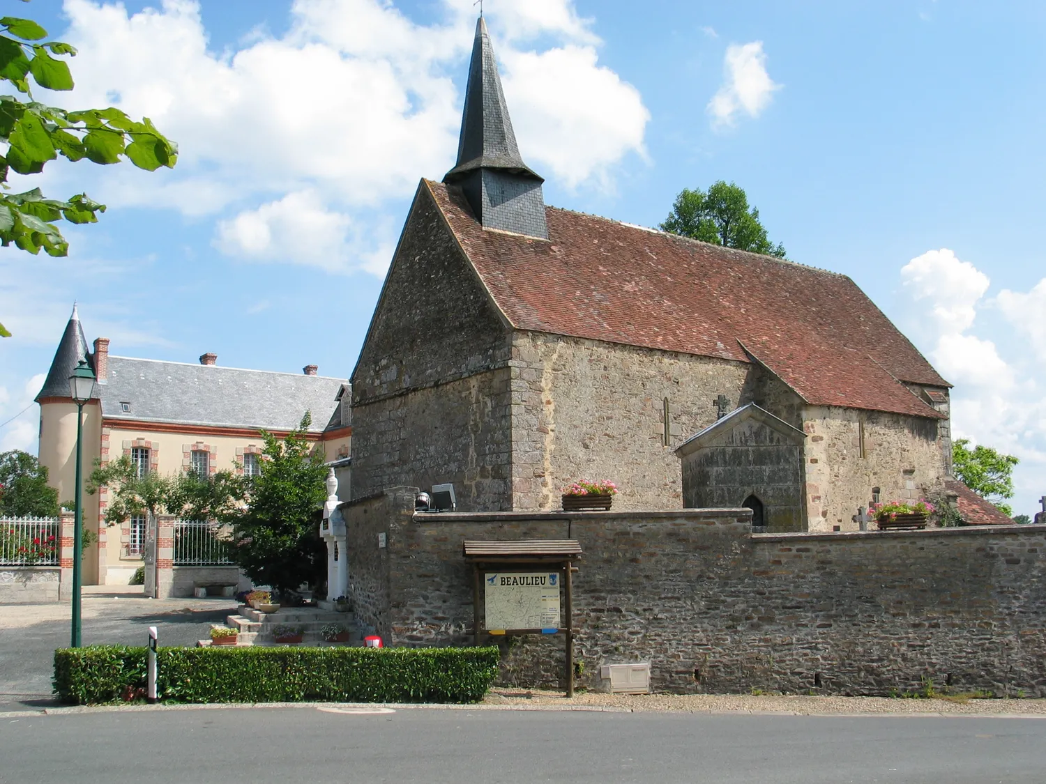 Image qui illustre: Eglise Saint-nicolas à Beaulieu - 0