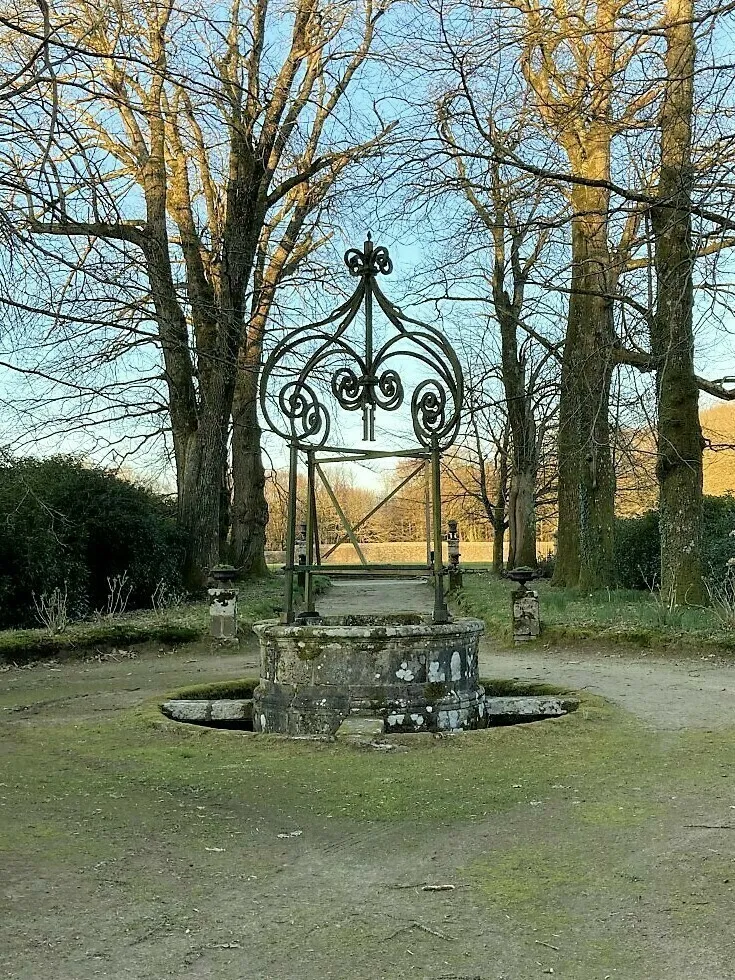 Image qui illustre: Visite libre des jardins XVIIIème du château de Trégarantec à Mellionnec - 0