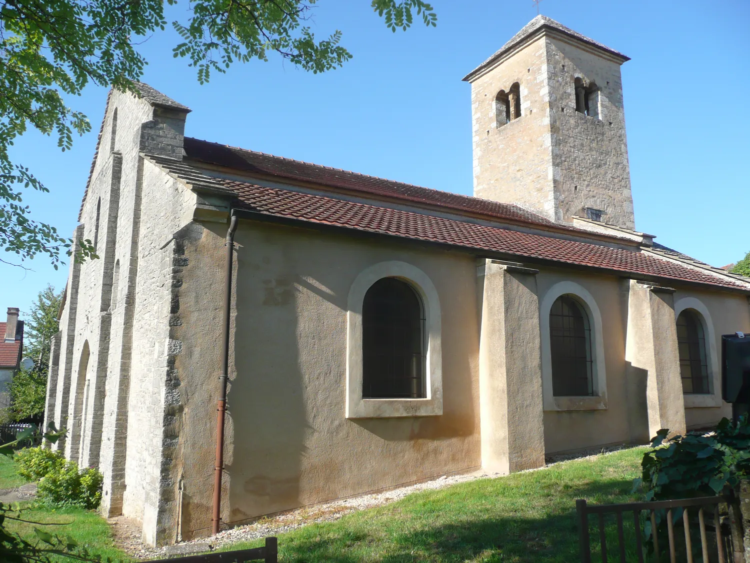 Image qui illustre: Eglise Saint-euverte à Fley - 0