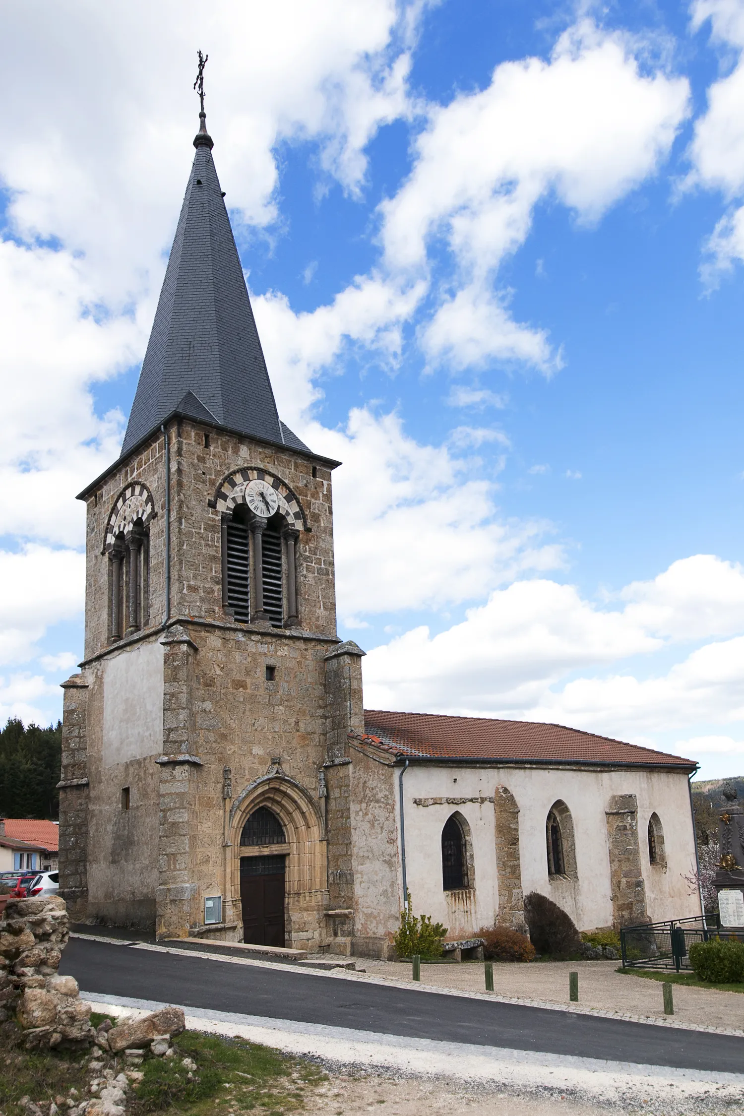Image qui illustre: Visite libre de l'église avec documents et permanence pour plus de renseignements à Saint-Romain - 0