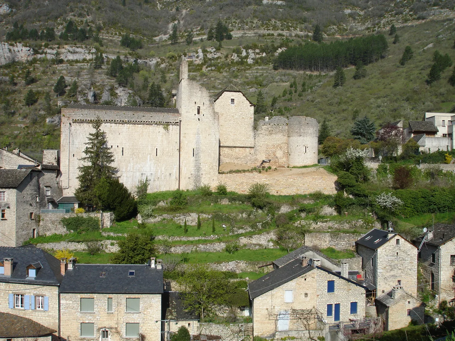 Image qui illustre: Ancienne Abbaye De Sainte-enimie à Gorges du Tarn Causses - 1