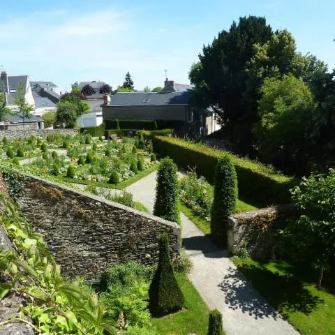 Image qui illustre: Jardins Du Presbytère