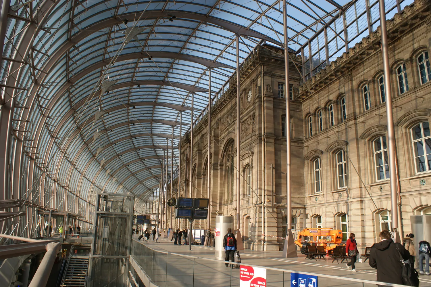Image qui illustre: La gare de Strasbourg à Strasbourg - 0